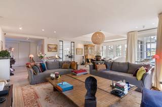 Ce prestigieux appartement-villa est situé dans un endroit prisé de Heusden et fait partie d'une résidence exclusive comprenant deux villas,...
