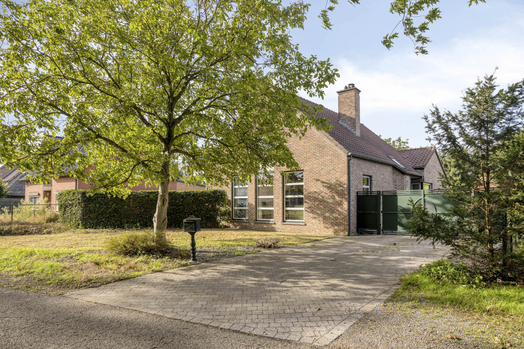 Ruime vrijstaande gezinswoning met 4 slaapkamers op 985 m² — Terboekt, Genk - foto 1