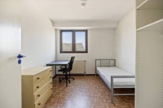 Overall: - natural gas heating - EPC label B- double glazing - Consumption of water, electricity, natural gas and internet in general expensesLayout: Basement- communal kitchen - communal showers - communal relax area Student room with: - bed with mattress - wardrobe- washbasin - desk - office chair There are toilets on all floors.