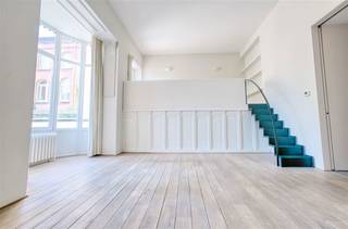 BRUSSELS – Near Square Ambiorix and the EU institutions, on a quiet street close to public transport and many shops. In a beautiful...