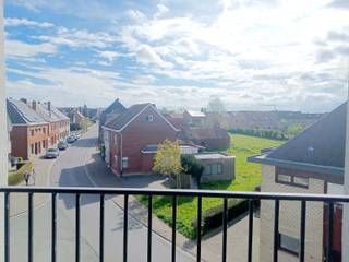 TE KOOP op de 2de verdieping in woonerf 'Belle Pièce': recent appartement (2019) met 3 slaapkamers en kelderberging (inbegrepen de prijs)...