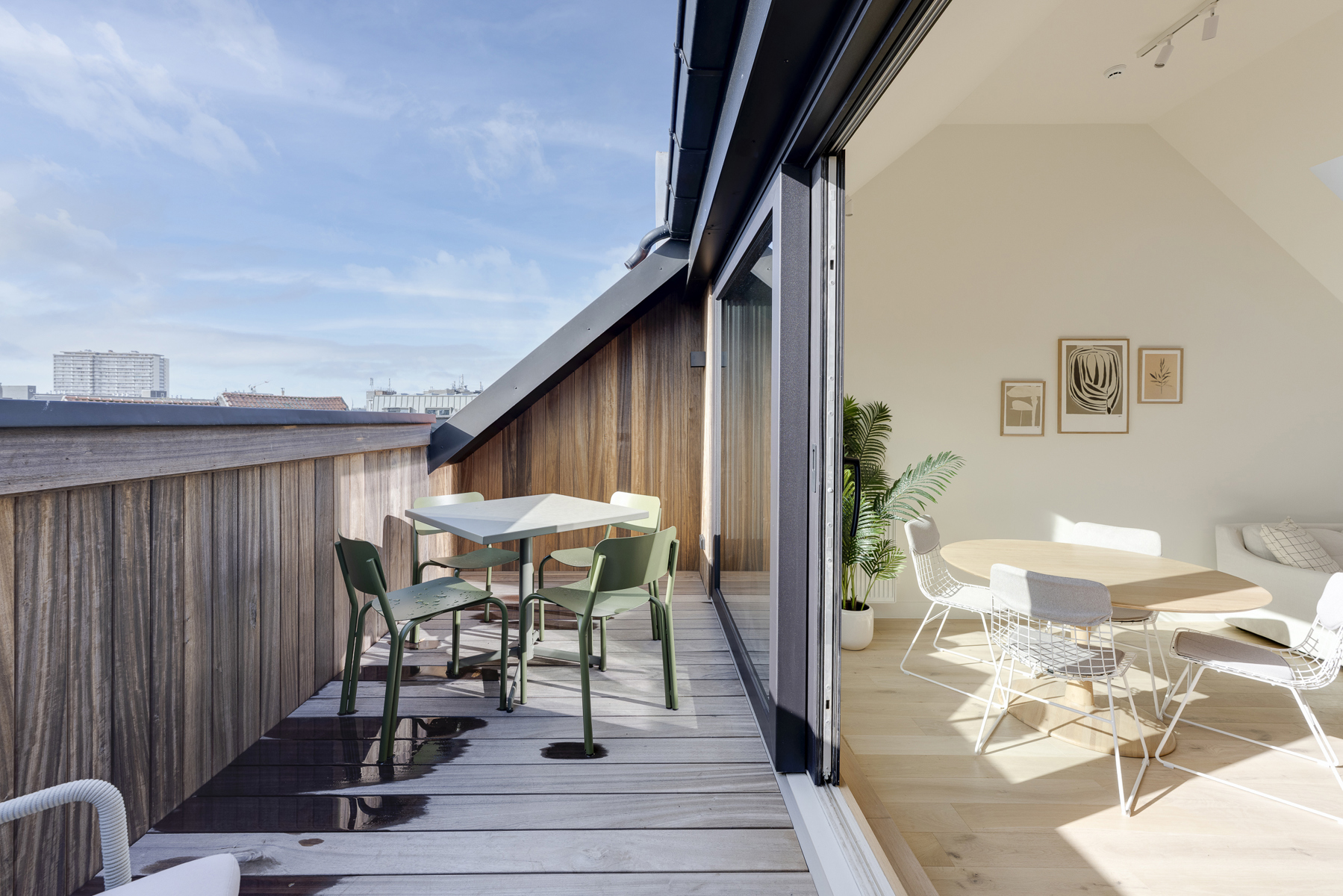 Penthouse met zonneterras en 2 ruime slaapkamers - foto 2