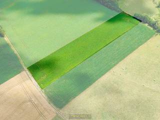 Vrij van pacht!Landelijk gelegen PERCEEL GROND VAN 11.440 M² in het hart van Maarkedal, omgeven door het SCHILDERACHTIGE DECOR VAN DE VLAAMSE...