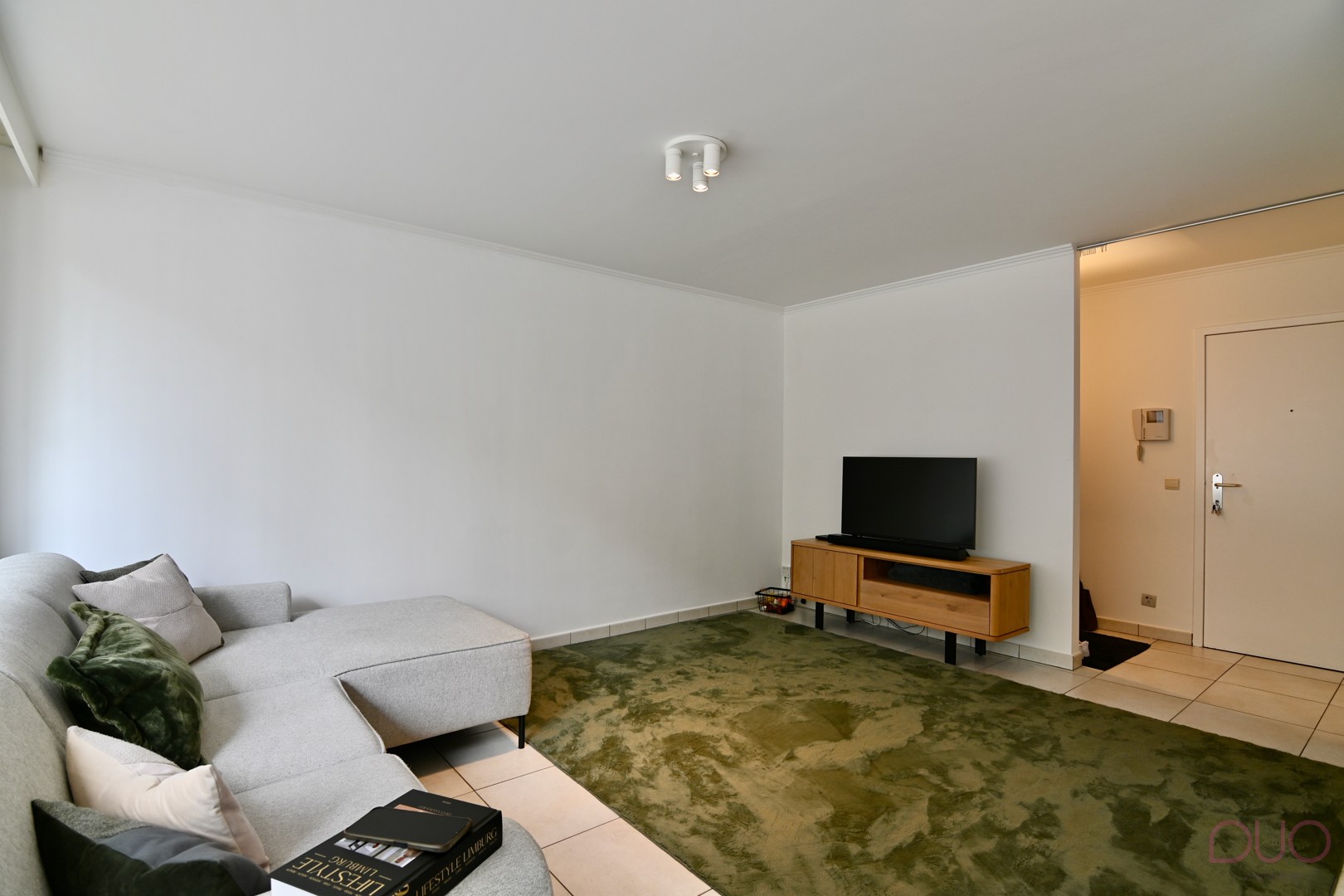 Instapklaar gelijkvloers appartement met 2 slaapkamers en garagebox op een toplocatie - foto 5