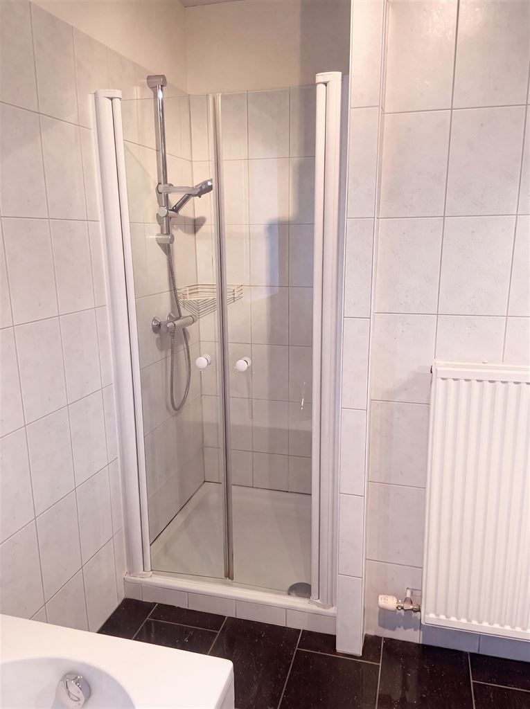 Apartment for rent in Maaseik with 2 bedrooms - photo 5