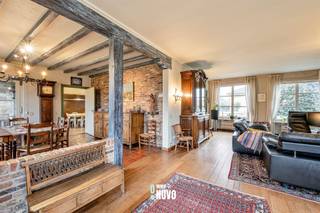 Prachtige villa met praktijk/kantoor op toplocatie in OpwijkBent u op zoek naar de perfecte combinatie van royaal wonen en professionele activiteit?...