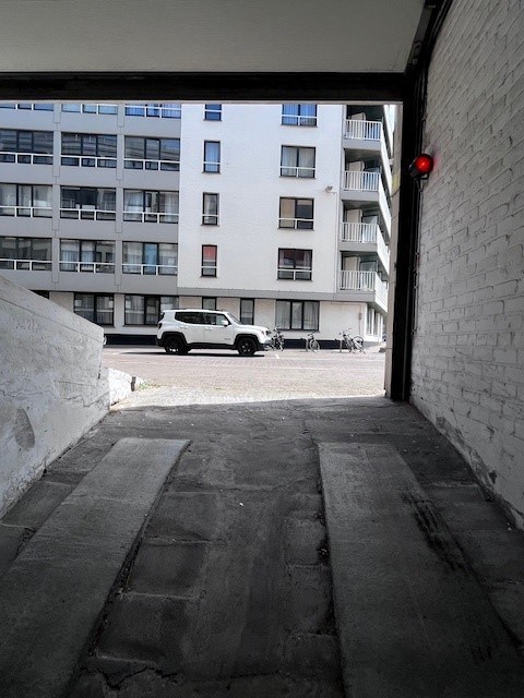 Exclusive apartment with direct sea view on the Zeedijk of Ostend! - photo 2