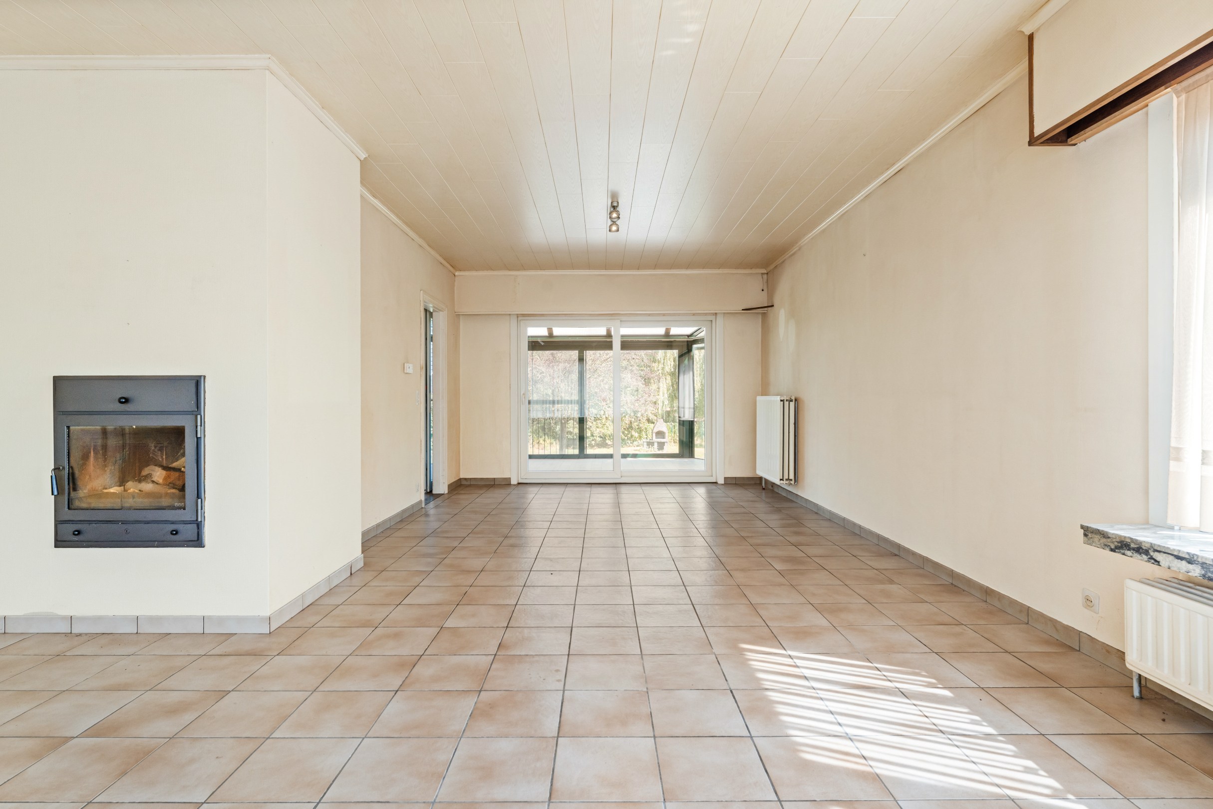 Centraal gelegen vrijstaande woning met veel potentieel - foto 4