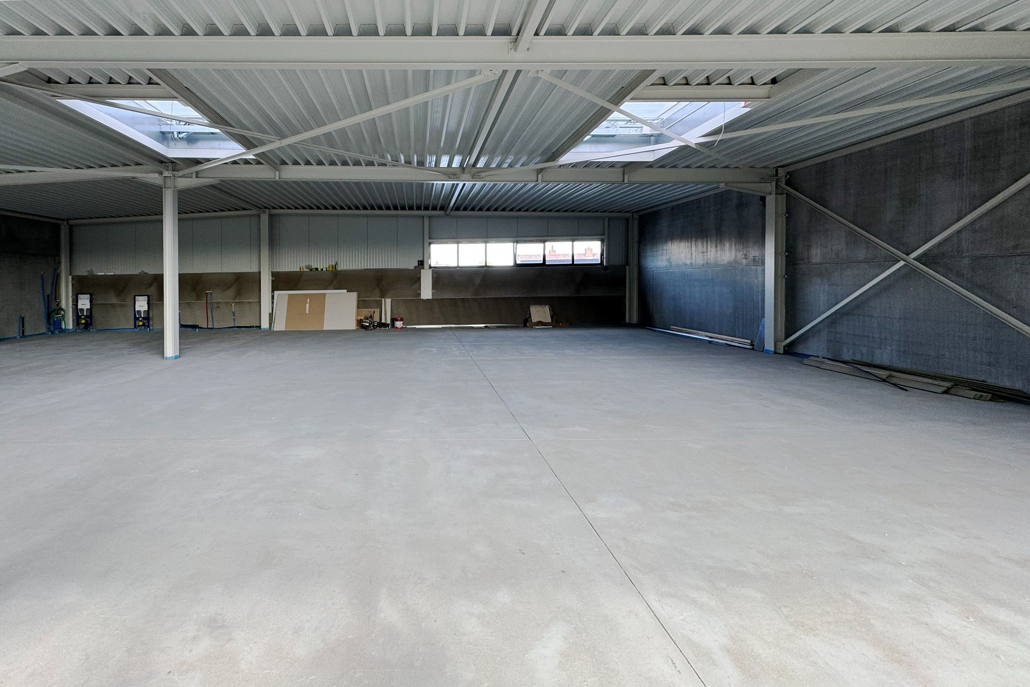 Te huur: gloednieuwe kantoorruimte van 351 m² nabij afrit R4 - foto 3