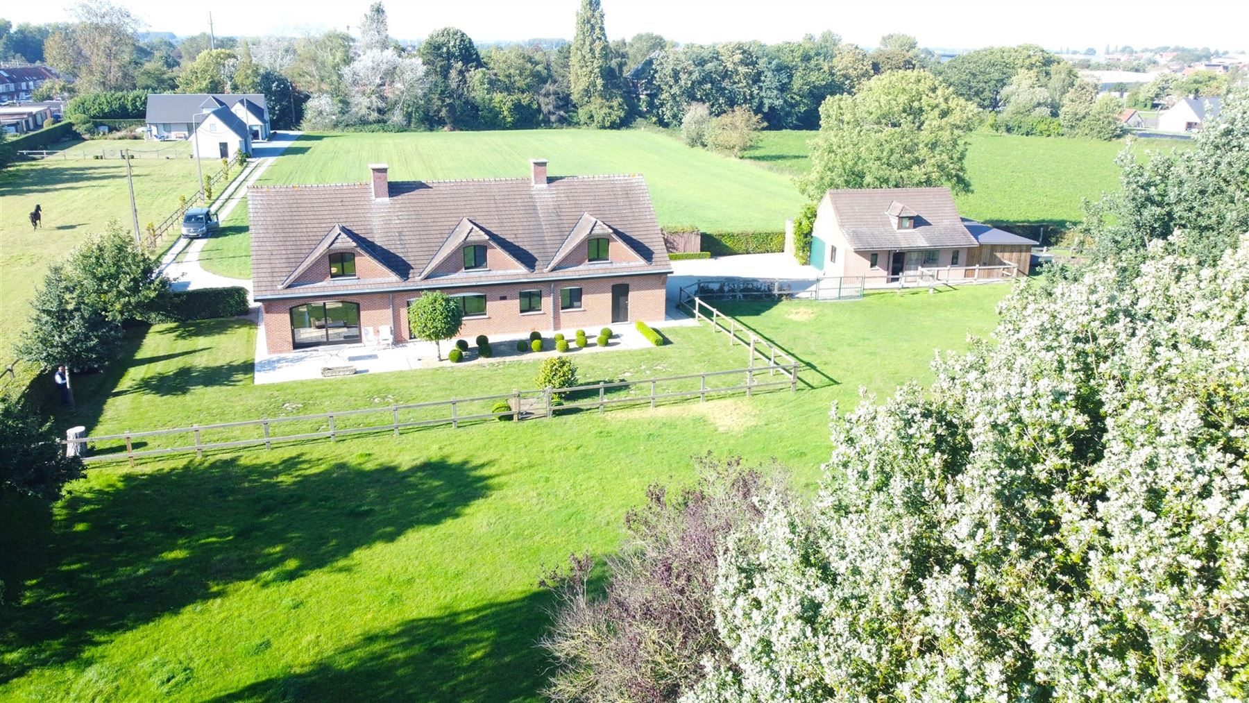 Ruime villa met 4 ruime slaapkamers en weide - foto 5