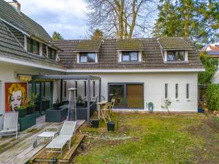 Welkom in de Begonialaan 5 te Kalmthout, gelegen in het gegeerde Heide – een rustige, groene en residentiële omgeving waar het aangenaam wonen...