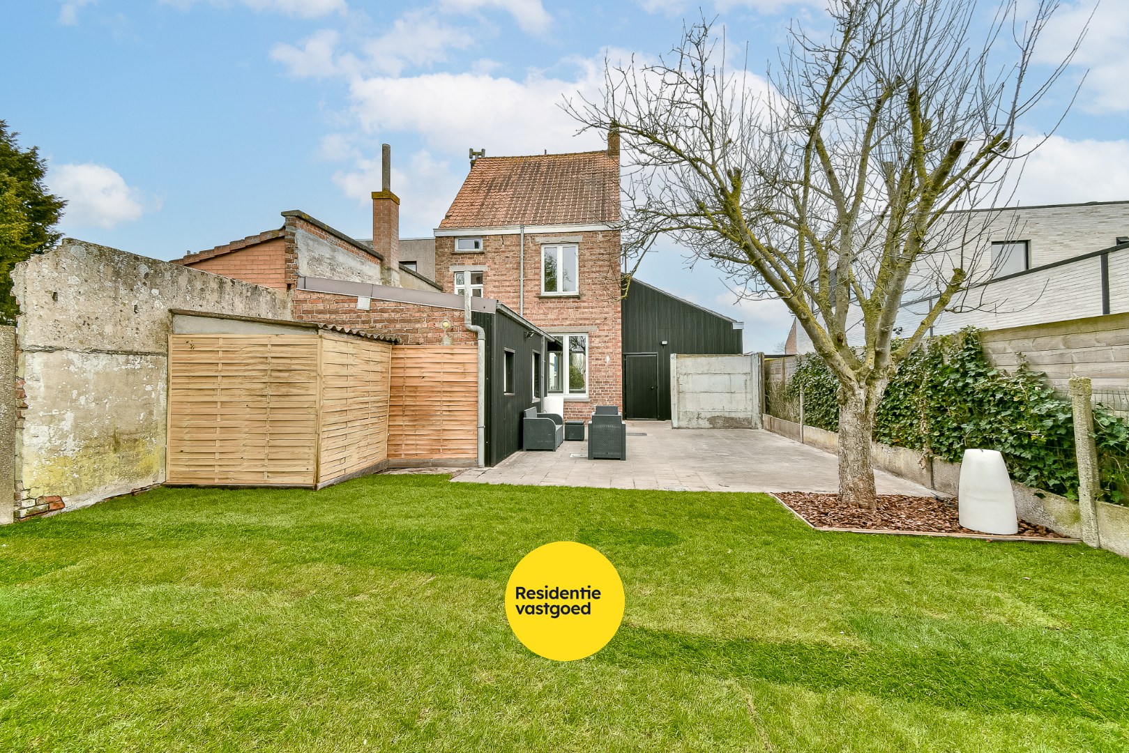 Instapklare woning met 3 ruime slaapkamers en zonnige achtertuin nabij centrum Gistel - foto 2