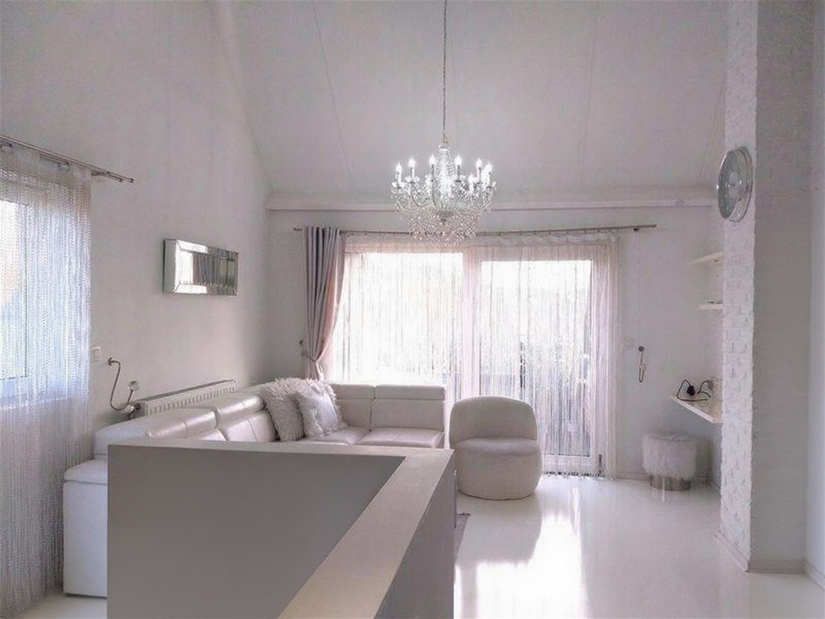 TE HUUR: Gemeubeld dakappartement met 2 slaapkamers te Heusden! - foto 4