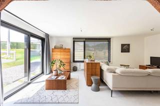 <p><span>Are you looking for a detached, move-in-ready bungalow with plenty of comfort, natural light and a quiet location? Then this charming home in Roodaal, Pamel is definitely worth a visit!</span><span> </span></p>
<p><span>This lovely home was </span>completely renovated in 2023<span> and offers a comfortable layout including an entrance hall, a bright living room with dining area, a fully equipped kitchen with modern appliances, three bedrooms, one of which is currently used as a dressing room, a beautiful bathroom with a freestanding bathtub, a laundry room, a technical room and a separate toilet.</span><span> </span></p>
<p><span>Outside, you can enjoy a beautiful garden with a sunny terrace, perfect for relaxing and enjoying the outdoors.</span><span> </span></p>
<p><span>Thanks to its fully single-level layout, this bungalow is very practical and easily accessible. It offers excellent comfort today and can also adapt perfectly to your future needs.</span><span> </span></p>
<p><b><span>Additional advantages:</span></b><span> </span></p>
<ul>
<li><span>Move-in ready</span><span> </span></li>
<li><span>Completely renovated in 2023</span><span> </span></li>
<li><span>All living spaces on one level</span><span> </span></li>
<li><span>3 bedrooms</span><span> </span></li>
<li><span>Easy access to Ninove and Brussels via the Ninoofsesteenweg</span><span> </span></li>
</ul>
<p><span>A beautiful and characterful bungalow in a quiet location, where you can immediately enjoy excellent living comfort.</span><span> <br /><br /></span><span>Don’t miss this opportunity and come discover all that this property has to offer! For a viewing or more information, contact us on 0479/09.09.09 or visit </span><span>www.wsb-immo.be</span><span>.</span><span> </span><i><span>(Measures register application pending)</span></i></p>
