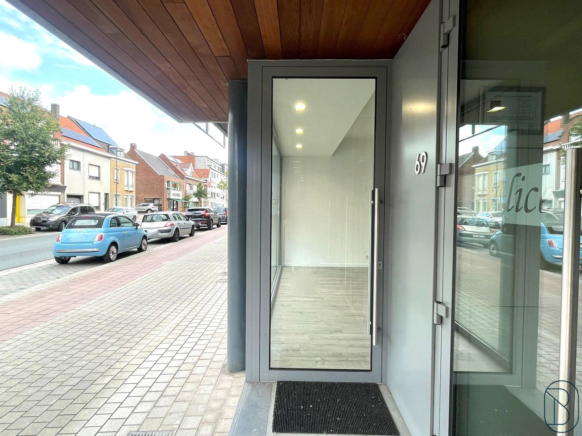 TOPgelegen leuke handelsruimte met 2 parkeerplaatsen! - foto 5