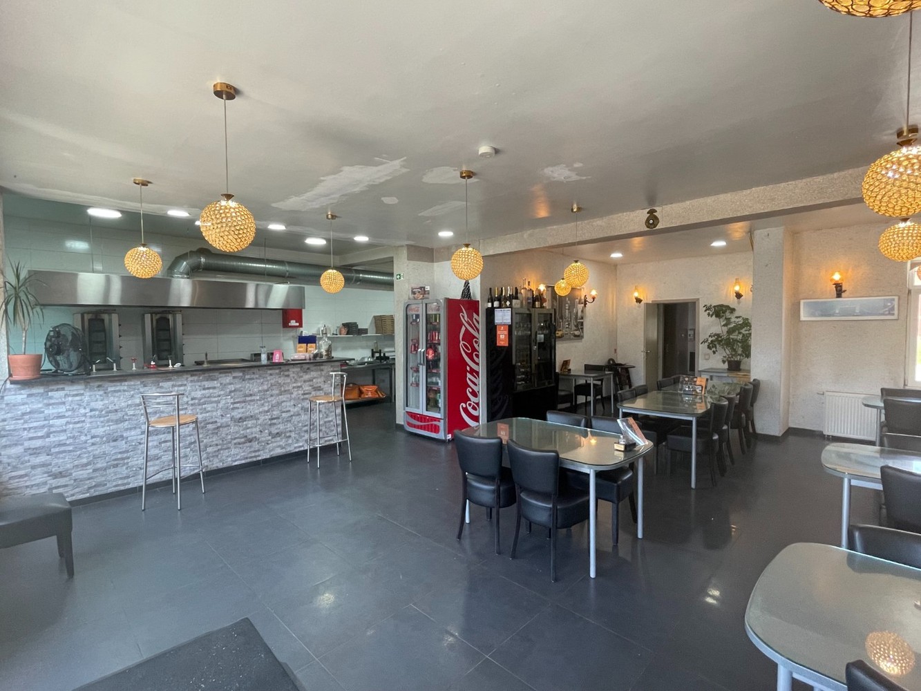 Handelspand met ruim duplexappartement op zichtbare locatie in Herent - foto 1