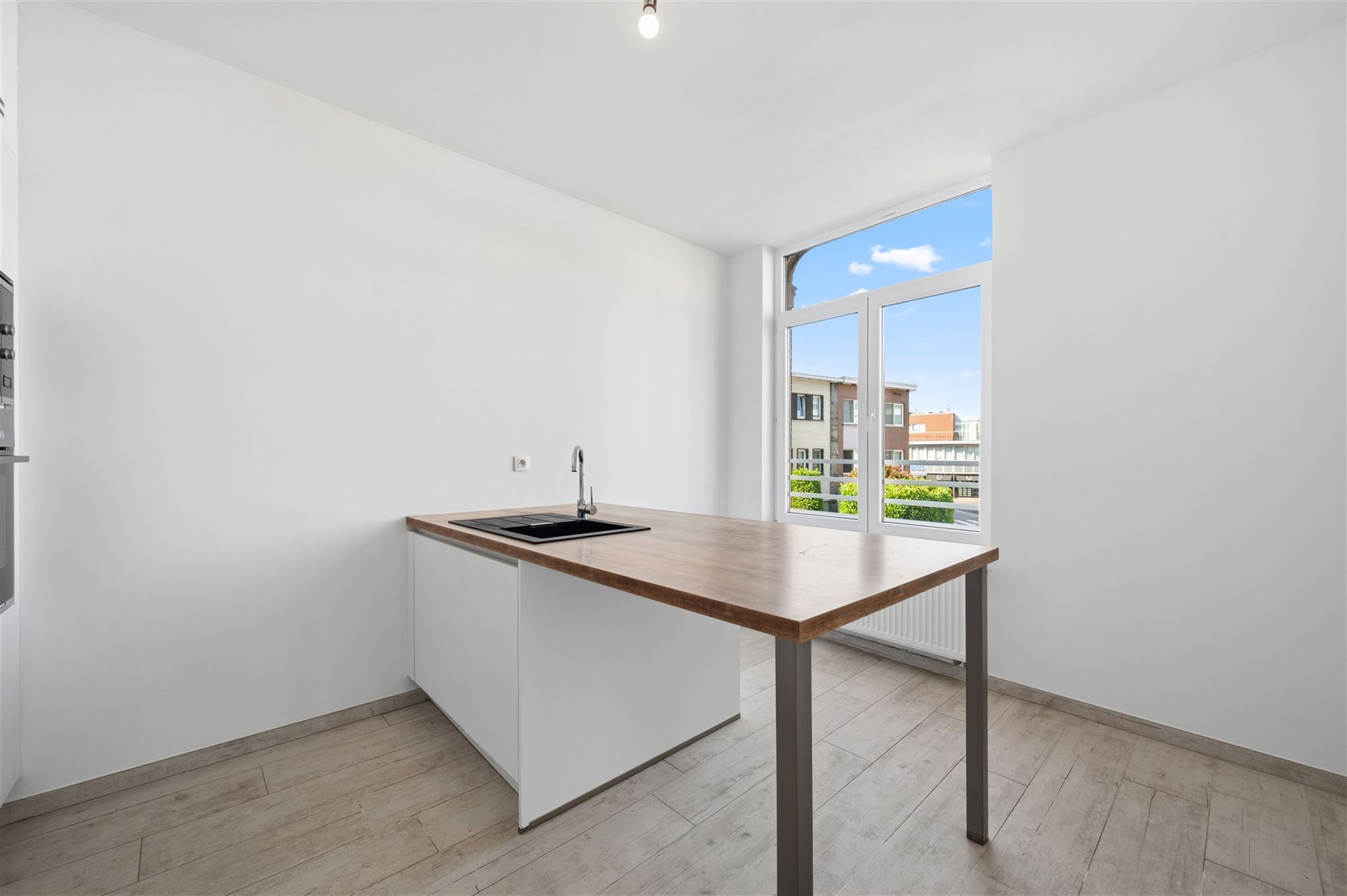 Appartement met 3 grote kamers, balkon en kelder - foto 5
