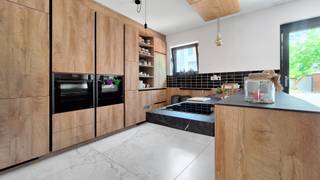 Dit instapklaar en energiezuinig gelijkvloersappartement van 108 m² werd ontworpen met bijzondere aandacht voor rolstoelgebruikers en bewoners met...