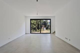 Ruim en luxueus afgewerkt duplex appartement op wandelafstand van het groene Boekenbergpark. Perfect voor wie rust, ruimte en comfort zoekt, zonder...