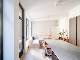 Gand Centre – Studio duplex rénové bénéficiant d’un emplacement privilégiéPour les demandes de visite : info@carloeggermont.beCe studio fait partie...