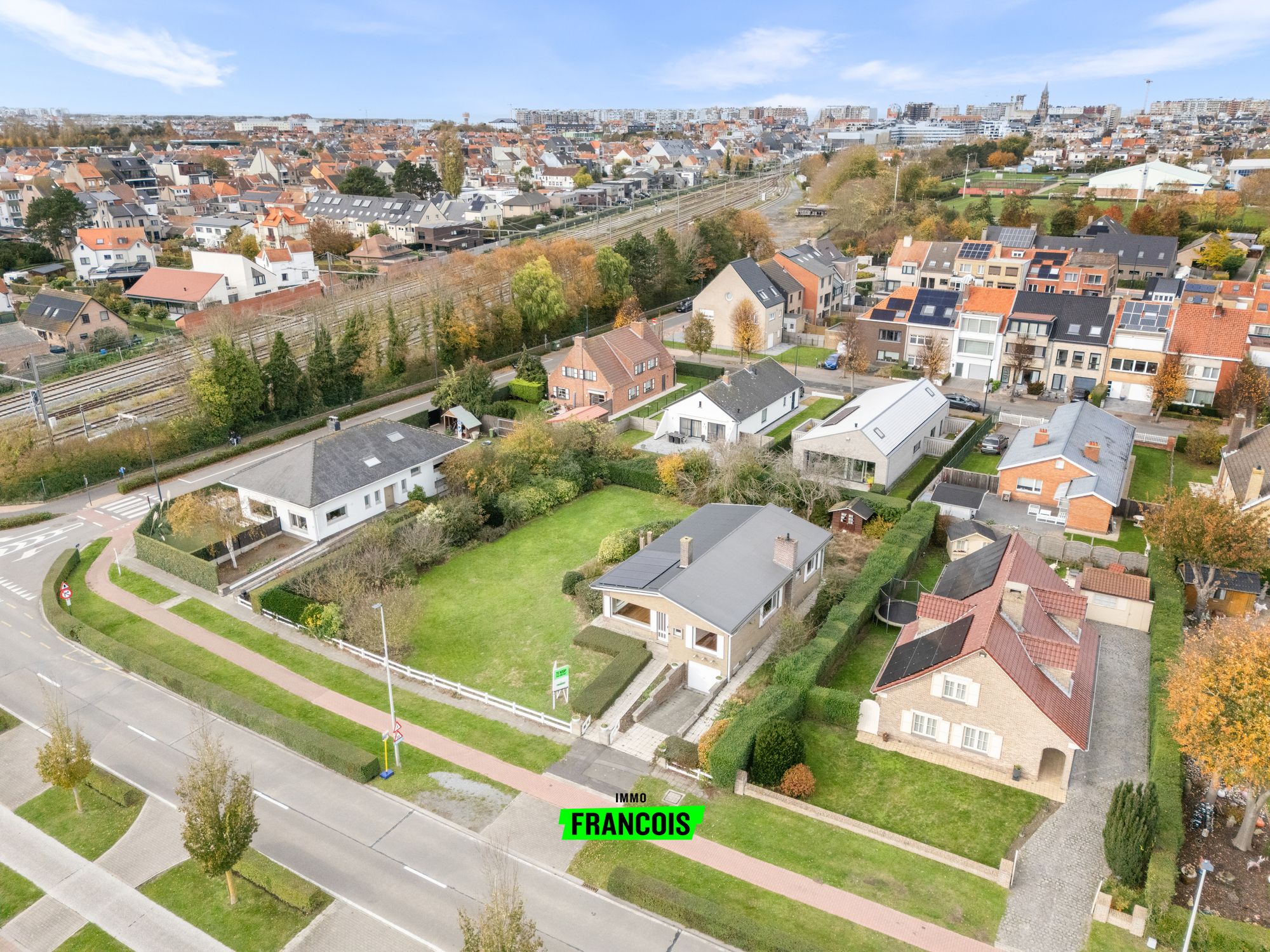 Ruime instapklare villa op uitzonderlijk perceel van 1379 m² in Blankenberge - foto 4