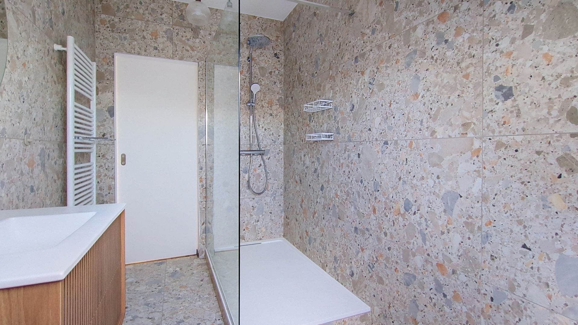 Appartement te huur in Monceau-Sur-Sambre met 2 slaapkamers - foto 5