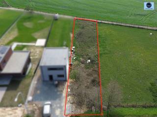 BOUWGROND VOOR HOB Vraagprijs: 159.000 euro Deze grond ligt in de nabijheid van winkels, scholen en openbaar vervoer.Het is bestemd voor het bouwen...