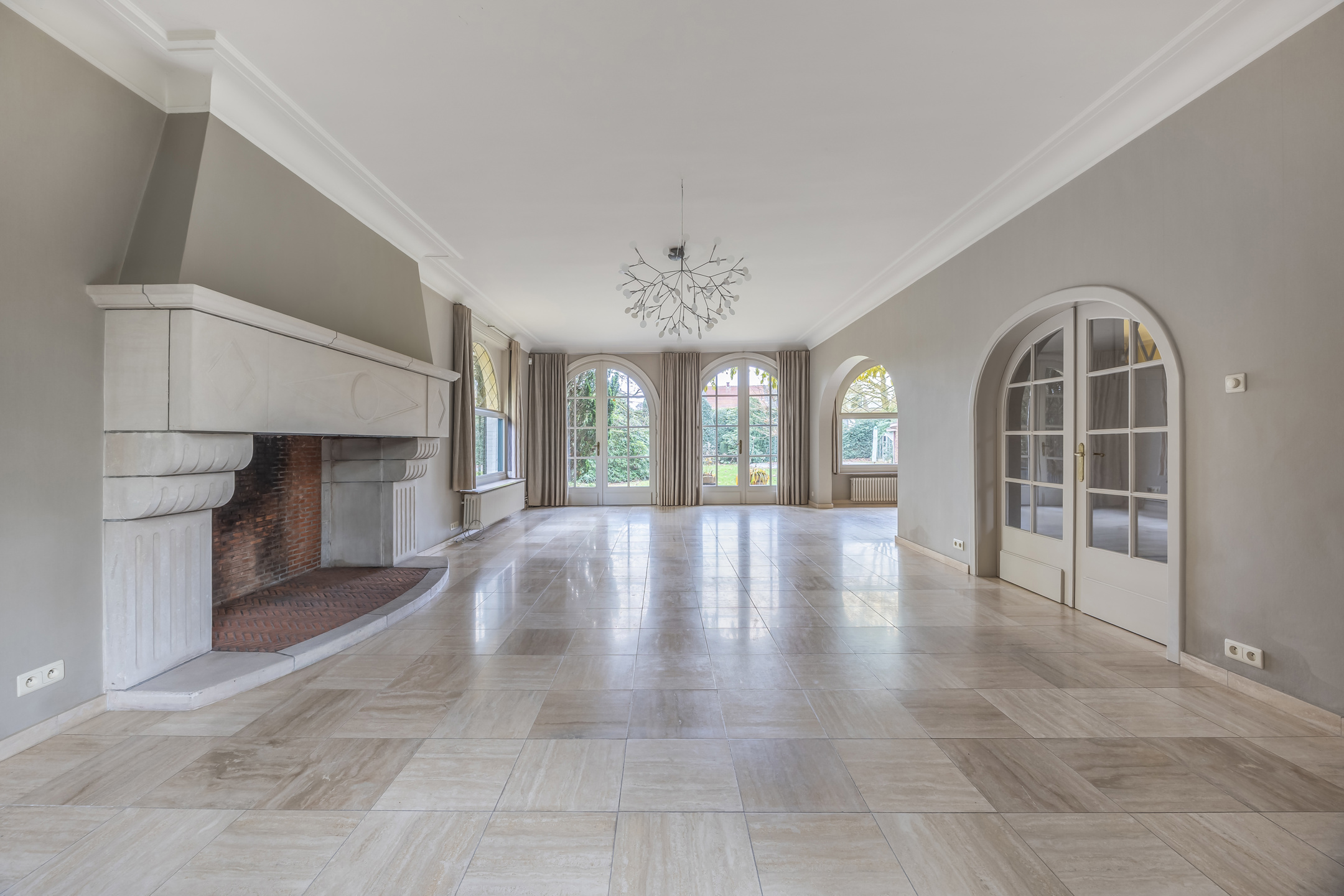 Stijlvolle villa met zwembad en uitzonderlijk potentieel - foto 4