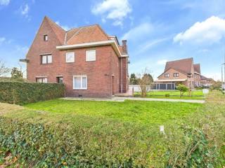 Op een centrale locatie tussen Beringen, Genk en Hasselt vinden we in Houthalen deze te renoveren mijnwerkerswoning terug op een ruim perceel van...