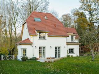 Ideaal gelegen aan een rustige straat vlakbij de winkels van La Mazerine, biedt deze volledig gerenoveerde vrijstaande woning een...