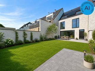Benieuwd naar deze woning? <br />Wijsvastgoed zet de deuren open op zaterdag 19/09/2026 van 14u tot 16u!<br />---------------------<br /><br />Ontdek deze energiezuinige nieuwbouwwoning in een kleinschalig project van slechts 5 nieuwe eengezinswoningen op een rustige locatie in de Achterstraat vlakbij alles!<br /><br />De woning beschikt over een lichtrijke leefruimte met open keuken, praktische bijkeuken, ruime berging en gastentoilet. Op de eerste verdieping bevinden zich 3 volwaardige slaapkamers en een stijlvolle badkamer met ligbad, inloopdouche en dubbele lavabo. De ruime zolder, voorzien van alle nodige aansluitingen, biedt tal van mogelijkheden als extra slaapkamer, hobbyruimte of bureau.<br /><br />Dankzij zonnepanelen, een lucht/water warmtepomp, ventilatiesysteem D, hoogrendementsbeglazing en een volledig isolatiepakket geniet u van een uiterst energiezuinige woning. Aankoop aan 6% BTW is mogelijk mits voldoen aan de voorwaarden!<br /><br />Eigen keuze naar afwerking in samenspraak met de ontwikkelaar!<br /><br />Troeven:<br />- Kleinschalig nieuwbouwproject van 5 woningen<br />- Rustige ligging in centrum Ertvelde<br />- 3 slaapkamers + ruime zolderverdieping met vaste trap (4de slaapkamer)<br />- Zonnepanelen, warmtepomp en ventilatiesysteem D<br />- Ruime leefruimte met open keuken<br />- Praktische bijkeuken en extra berging<br />- Mogelijkheid aankoop aan 6% BTW<br /><br />De totaalprijs bedraagt 483.600 euro (excl. notariskosten)!<br />Hier zitten de 12% registratierechten en 6% BTW al in opgenomen!<br /><br />De ideale instapklare woning voor gezinnen of voor wie graag centraal in Ertvelde woont, met alle ruimte, comfort en rust binnen handbereik.<br />Meer info of een bezoek? Stuur gerust een e-mail naar hallo@wijsvastgoed.be, dan bellen wij u op voor een WIJS bezoek !