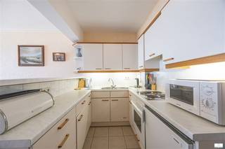 Dit charmante appartement gelegen op de Zeedijk biedt een ideale plek-au-soleil met spectaculaire uitzicht. Het pand beschikt over twee slaapkamers...