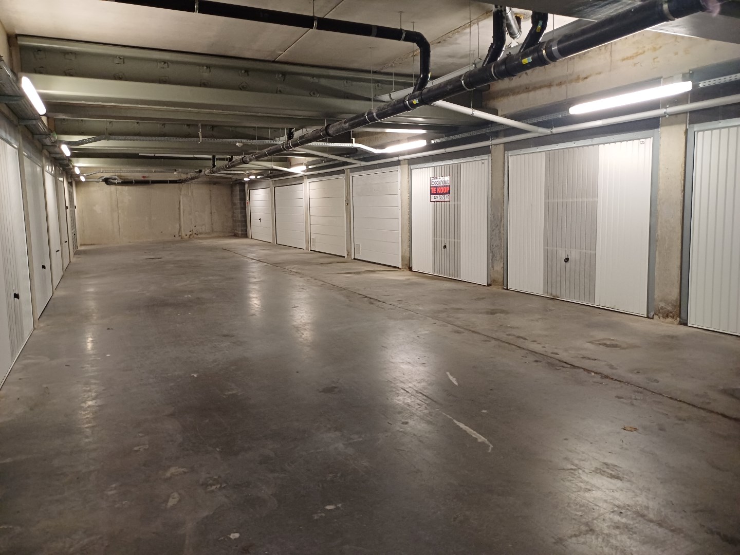 Diepe garagebox in de recente residentie 'South View'. - foto 1
