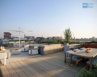 <p><span>Op 't Eilandje in Antwerpen bieden wij een luxueuze penthouse van 240 m2 aan met 2 slaapkamers én een ruim terras en dakterras van 225 m2. Geniet van een prachtige ligging met zicht op het havenhuis, MAS, Scheldebocht en Kattendijkdok. De penthouse, gelegen op verdieping 3 en 4, maakt deel uit van Montevideo Residence. Dit is een uniek nieuwbouwproject met een uitzonderlijke architectuur die tot de verbeelding spreekt. De hoogwaardig en luxueus afgewerkte penthouse wordt volledig instapklaar opgeleverd naar ontwerp van interieurarchitect Arjaan Defeyter. Wenst u meer info of een persoonlijke rondleiding? Contacteer ons vrijblijvend op 03 290 90 00.</span></p>