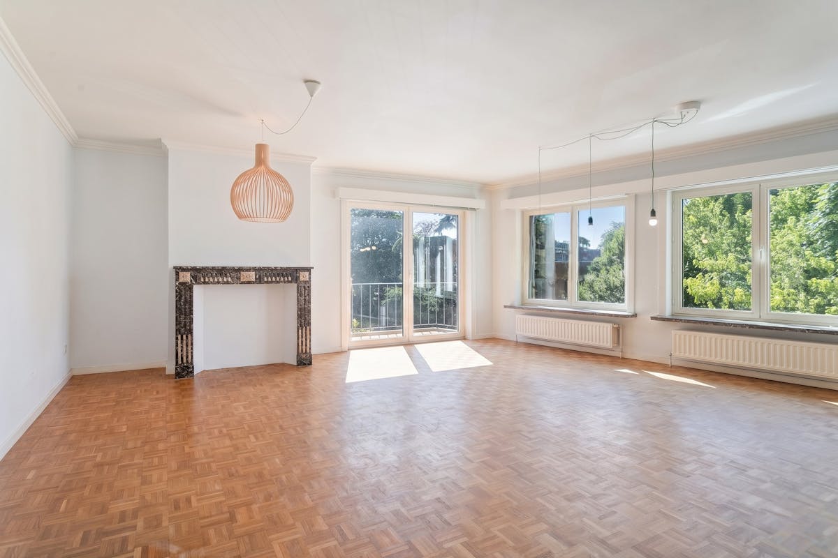 Ruim en lichtrijk appartement met 3 slaapkamers en uniek terras in Ieper - foto 4