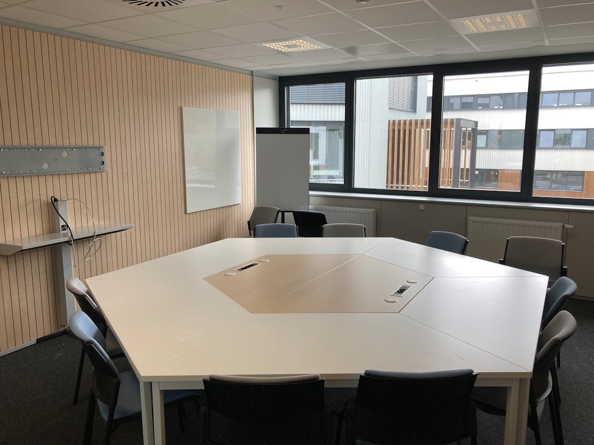 Offices in renovated office building (2,940 m²) in Ghent - photo 5