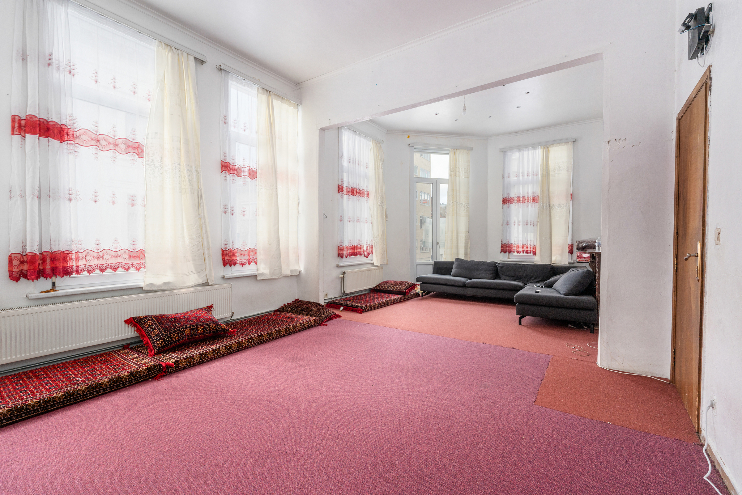 te renoveren woning met handelsruimte in Antwerpen - foto 4