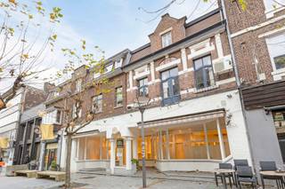 POP-UP mogelijk met korte termijncontract!Handelsgelijkvloers met bovenliggende verdieping en kelderruimte.Handelspand met een oppervlakte van 200 m²...