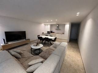 OVER HET APPARTEMENTDit recent en hoogwaardig afgewerkt appartement combineert comfort, luxe en uitzonderlijke energiezuinigheid. Met een bewoonbare...