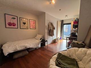 ACADEMIEJAAR 2026-2027 - ENKEL STUDENTEN/STUDENTS ONLYStudentenkamer met eigen sanitair, gelegen in de Lepelstraat dewelke parallel gelegen is tussen...