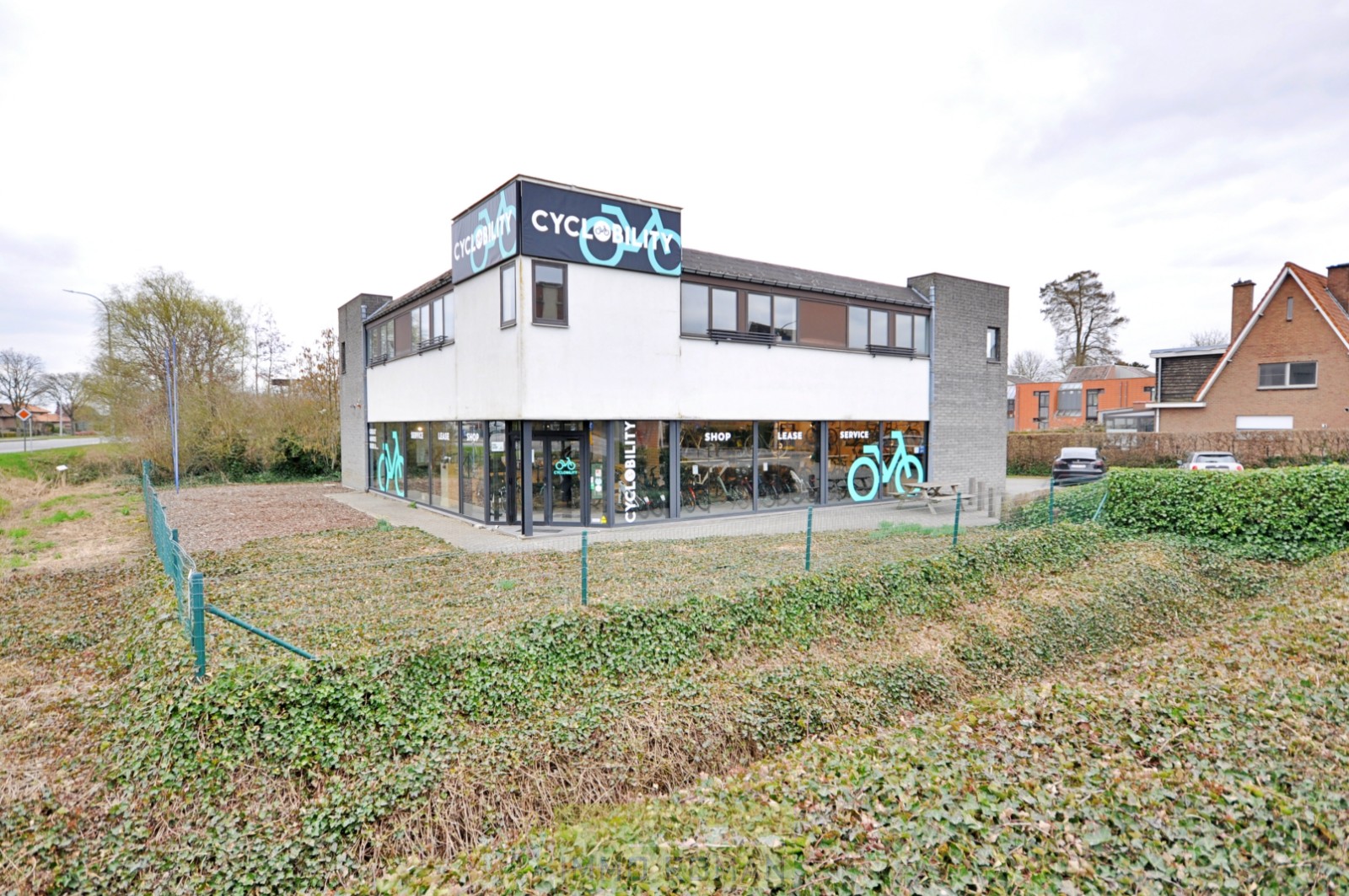 Goed gelegen handelspand te Kluisbergen - foto 2