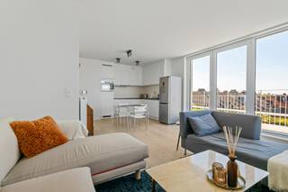 Stap binnen in dit prachtige duplexappartement in het bruisende Wemmel!Net geen nieuwbouw meer (aankoop mogelijk aan 2% registratierechten), maar met...