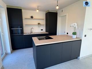 HALFOPENBEBOUWINGRichtprijs : 379.500 euroDeze prachtig gelegen volledig afgewerkte woning/volledig zelf te kiezen materiaal binnen deze prijs op +~...