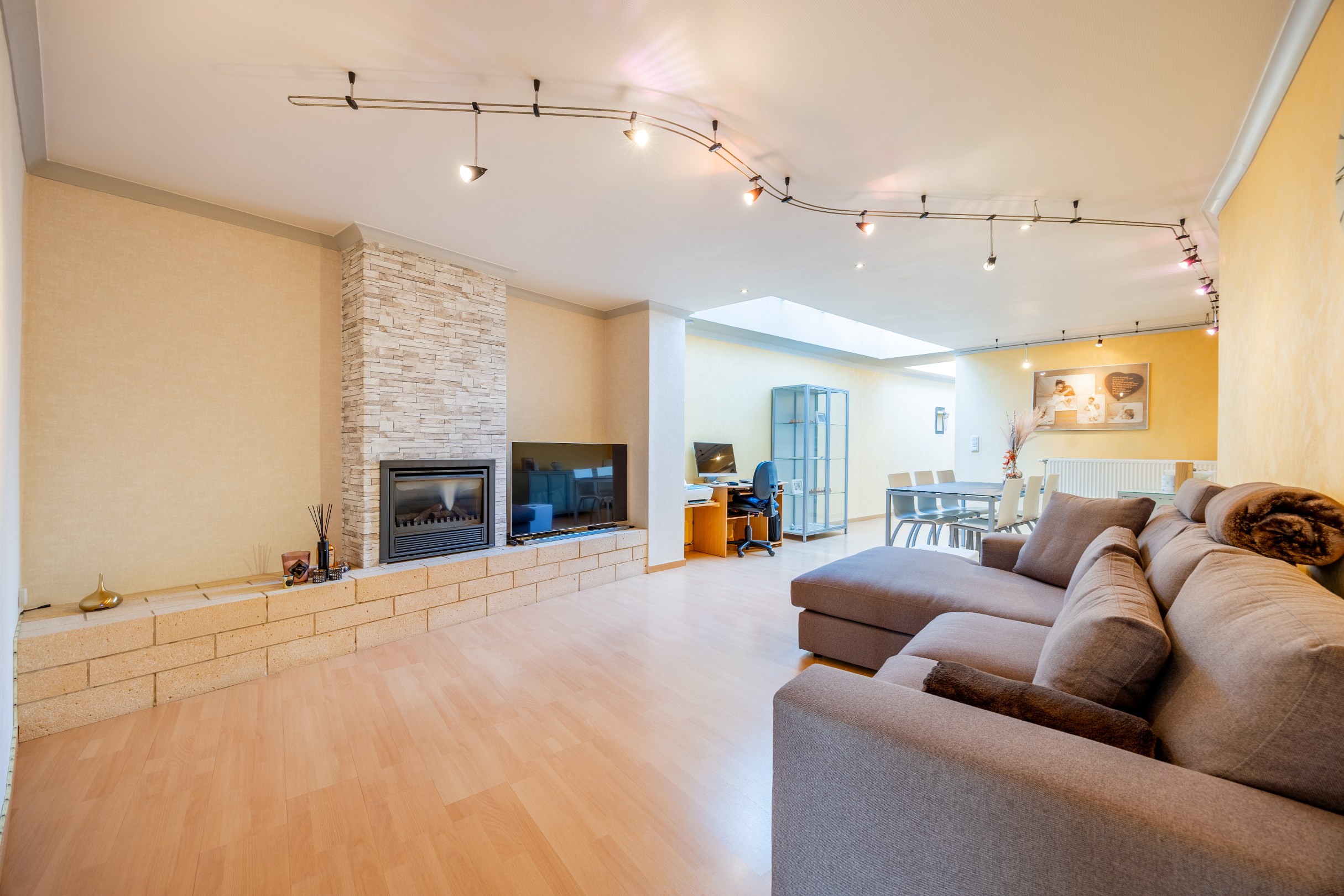 Verzorgde woning met tuin en garage - foto 4