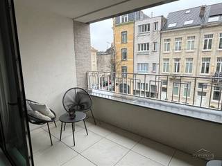 ENERGIEZUINIG APPARTEMENT (BOUWJAAR 2024) MET TERRASDit recent opgeleverd appartement (2024) combineert modern wooncomfort met een energiezuinig...