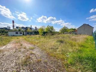 Deze projectgrond bestaat uit 9 percelen met een totale oppervlakte van 2.423 m². Gelegen binnen het Gemeentelijk Ruimtelijk Uitvoeringsplan (RUP...