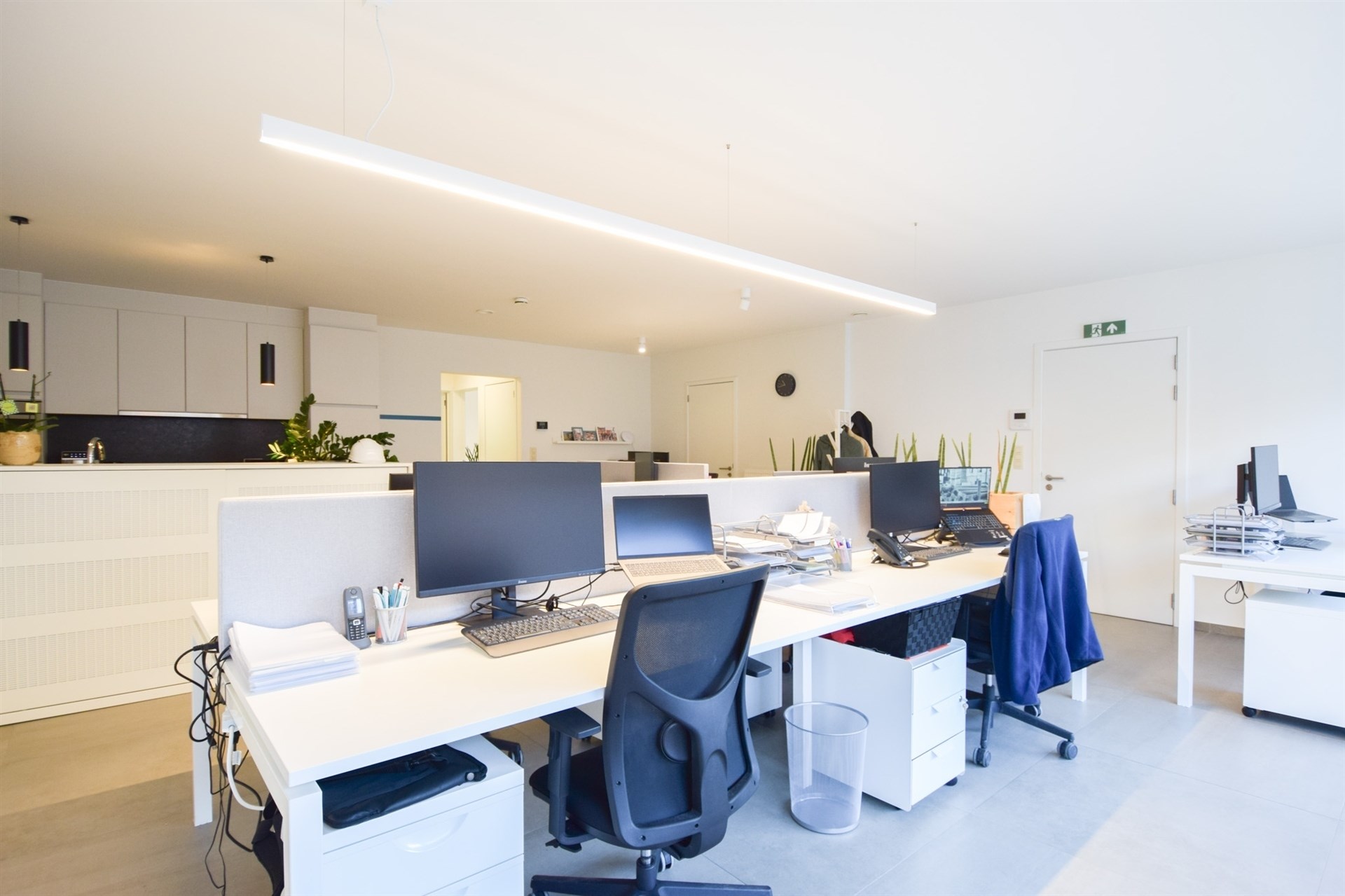 Gunstig gelegen commerciële handelsruimte in het centrum van Sint-Gillis-Waas - foto 3