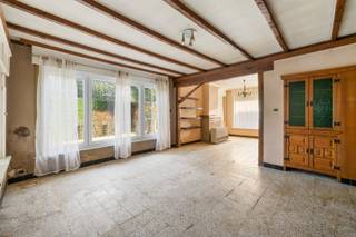 - Charmante maison mitoyenne au centre de Dadizele: Kleppestraat 59- Espace de vie lumineux avec véranda- Cuisine- Salle de bain avec toilettes- 3...