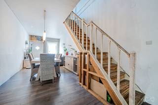 House 3 bedrooms, garage and garden.Composition:The living room consists of a living room and a dining room, a separate semi-equipped kitchen, a...