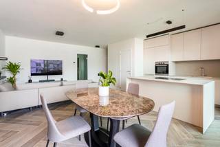 Volledig bemeubeld luxe appartement met terrassen op Nieuw Zuid.Een fris appartement op de 2e etage met maar liefst 3 ruime terrassen. Het...